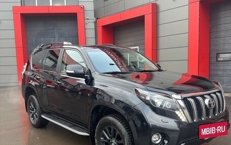 Toyota Land Cruiser Prado 150 рестайлинг 2, 2017 год, 4 300 000 рублей, 2 фотография