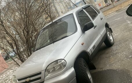 Chevrolet Niva I рестайлинг, 2005 год, 284 000 рублей, 1 фотография