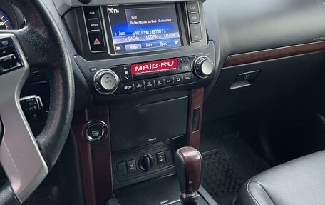 Toyota Land Cruiser Prado 150 рестайлинг 2, 2017 год, 4 300 000 рублей, 13 фотография