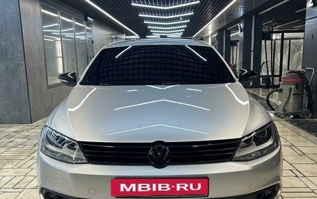 Volkswagen Jetta VI, 2013 год, 1 399 000 рублей, 2 фотография