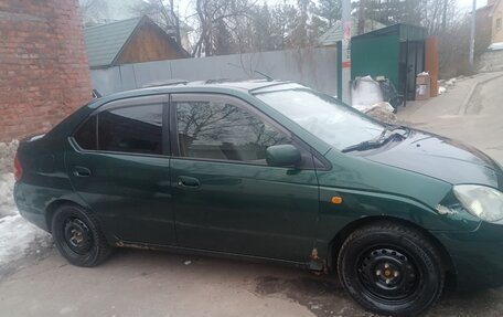 Toyota Prius IV XW50, 2002 год, 370 000 рублей, 2 фотография