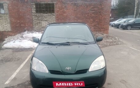 Toyota Prius IV XW50, 2002 год, 370 000 рублей, 3 фотография