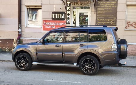 Mitsubishi Pajero IV, 2012 год, 2 499 999 рублей, 3 фотография