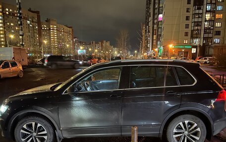 Volkswagen Tiguan II, 2019 год, 2 700 000 рублей, 2 фотография