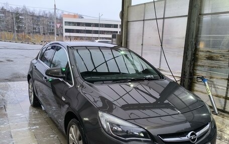 Opel Astra J, 2013 год, 950 000 рублей, 2 фотография