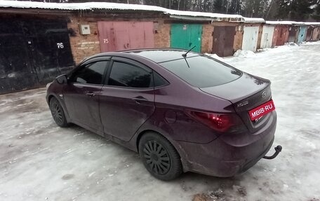 Hyundai Solaris II рестайлинг, 2013 год, 800 000 рублей, 4 фотография