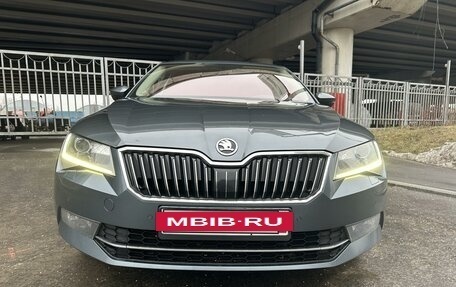 Skoda Superb III рестайлинг, 2017 год, 2 900 000 рублей, 2 фотография