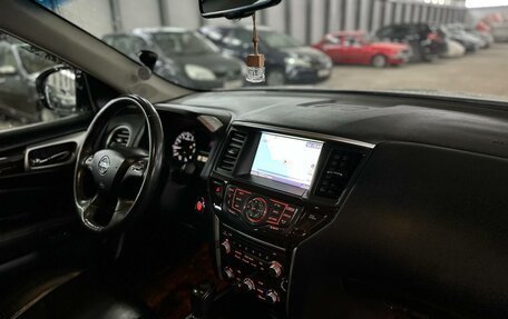 Nissan Pathfinder, 2015 год, 2 050 000 рублей, 1 фотография