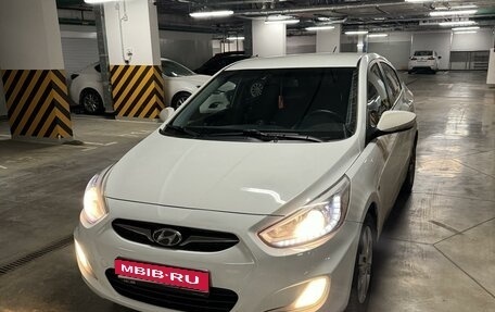 Hyundai Solaris II рестайлинг, 2013 год, 850 000 рублей, 1 фотография