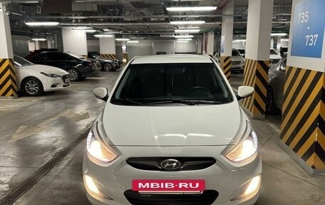 Hyundai Solaris II рестайлинг, 2013 год, 850 000 рублей, 3 фотография