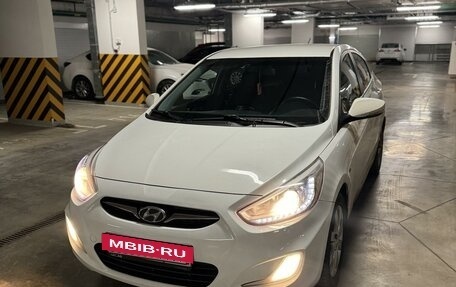 Hyundai Solaris II рестайлинг, 2013 год, 850 000 рублей, 2 фотография