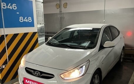 Hyundai Solaris II рестайлинг, 2013 год, 850 000 рублей, 16 фотография