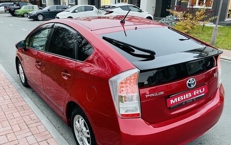 Toyota Prius, 2010 год, 1 070 000 рублей, 9 фотография