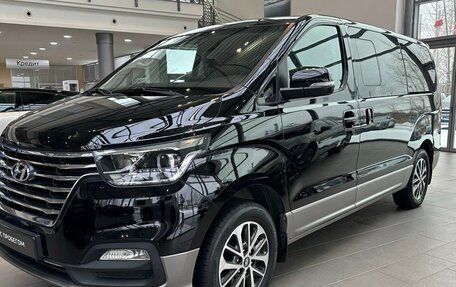 Hyundai Grand Starex Grand Starex I рестайлинг 2, 2018 год, 3 975 000 рублей, 1 фотография