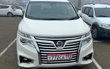 Nissan Elgrand III, 2019 год, 2 850 000 рублей, 3 фотография