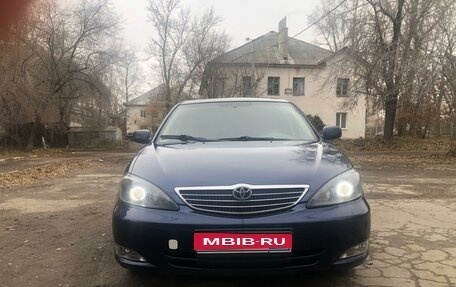 Toyota Camry V40, 2002 год, 700 000 рублей, 1 фотография