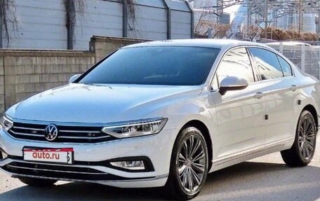 Volkswagen Passat B8 рестайлинг, 2021 год, 3 250 000 рублей, 1 фотография