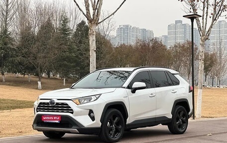 Toyota RAV4, 2022 год, 3 050 000 рублей, 1 фотография