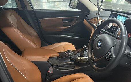 BMW 3 серия, 2016 год, 2 050 000 рублей, 24 фотография