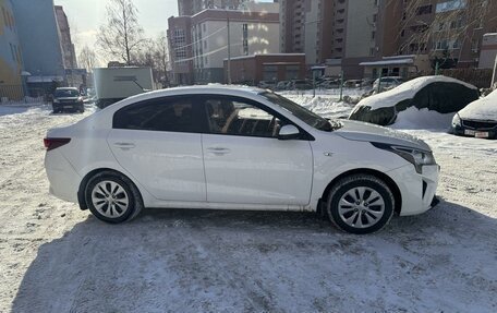 KIA Rio IV, 2021 год, 1 615 000 рублей, 2 фотография