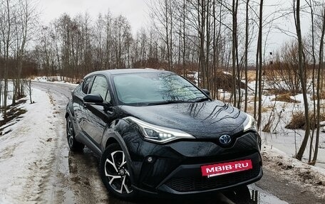 Toyota C-HR I рестайлинг, 2020 год, 2 490 000 рублей, 9 фотография