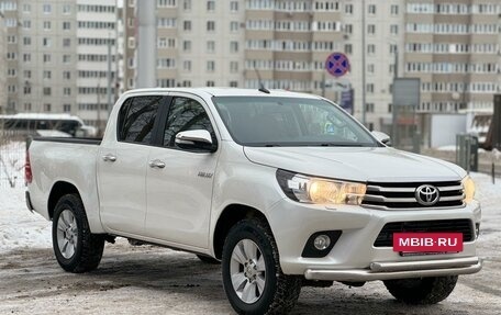 Toyota Hilux VIII, 2017 год, 2 320 000 рублей, 3 фотография