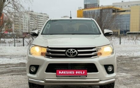 Toyota Hilux VIII, 2017 год, 2 320 000 рублей, 2 фотография