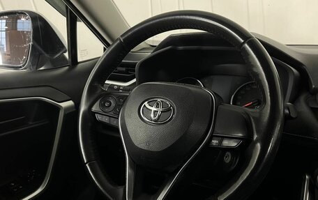 Toyota RAV4, 2021 год, 3 150 000 рублей, 9 фотография