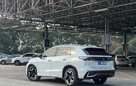 Volkswagen Tiguan, 2024 год, 5 100 000 рублей, 3 фотография