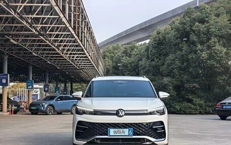 Volkswagen Tiguan, 2024 год, 5 100 000 рублей, 2 фотография