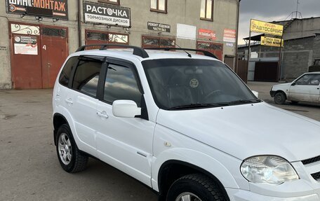 Chevrolet Niva I рестайлинг, 2010 год, 690 000 рублей, 3 фотография