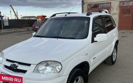 Chevrolet Niva I рестайлинг, 2010 год, 690 000 рублей, 2 фотография