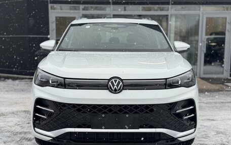 Volkswagen Tiguan, 2024 год, 5 780 000 рублей, 2 фотография