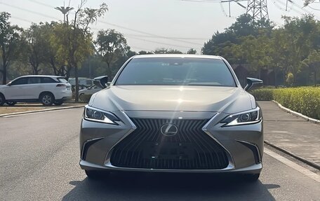 Lexus ES VII, 2021 год, 3 900 000 рублей, 6 фотография