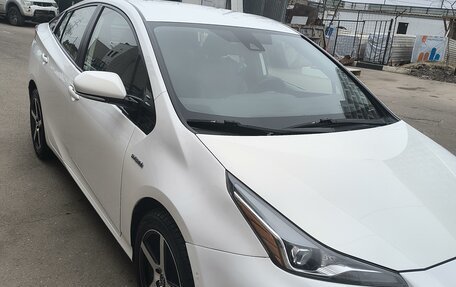 Toyota Prius IV XW50, 2019 год, 2 700 000 рублей, 8 фотография