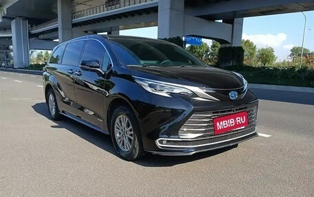 Toyota Sienna, 2021 год, 4 570 000 рублей, 3 фотография