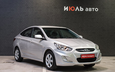 Hyundai Solaris II рестайлинг, 2012 год, 999 000 рублей, 3 фотография