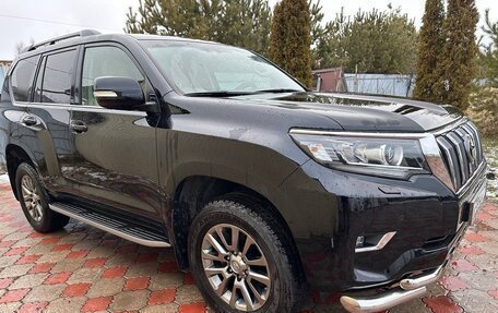 Toyota Land Cruiser Prado 150 рестайлинг 2, 2018 год, 6 200 000 рублей, 2 фотография