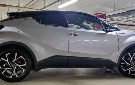 Toyota C-HR I рестайлинг, 2018 год, 2 130 000 рублей, 6 фотография