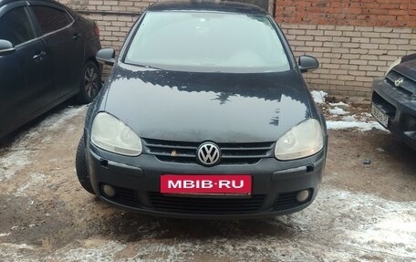 Volkswagen Golf V, 2004 год, 650 000 рублей, 2 фотография