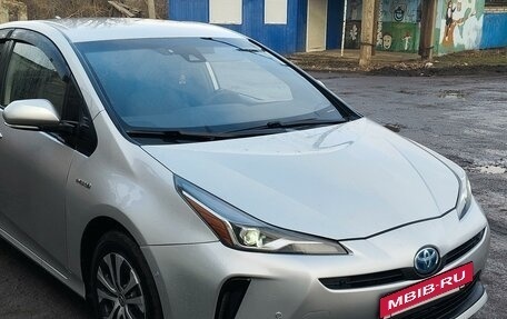 Toyota Prius IV XW50, 2019 год, 2 150 000 рублей, 3 фотография