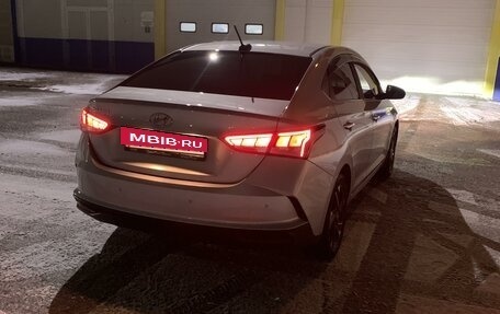 Hyundai Solaris II рестайлинг, 2022 год, 2 400 000 рублей, 12 фотография