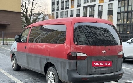 Hyundai H-1 II рестайлинг, 2002 год, 350 000 рублей, 5 фотография