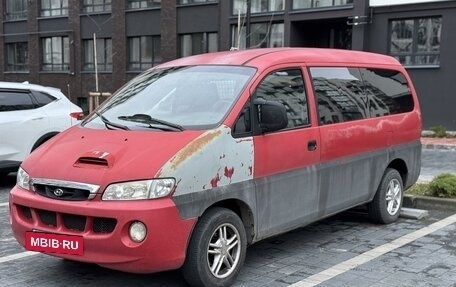 Hyundai H-1 II рестайлинг, 2002 год, 350 000 рублей, 3 фотография