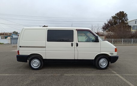 Volkswagen Transporter T4, 2001 год, 770 000 рублей, 3 фотография