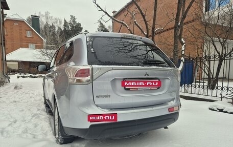 Mitsubishi Outlander III рестайлинг 3, 2012 год, 1 590 000 рублей, 8 фотография