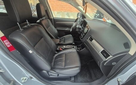 Mitsubishi Outlander III рестайлинг 3, 2012 год, 1 590 000 рублей, 11 фотография