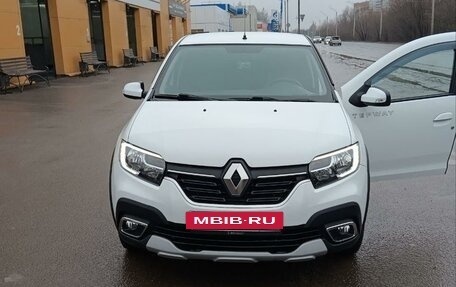 Renault Logan II, 2019 год, 1 600 000 рублей, 2 фотография