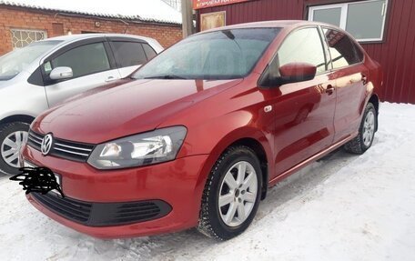 Volkswagen Polo VI (EU Market), 2011 год, 700 000 рублей, 2 фотография