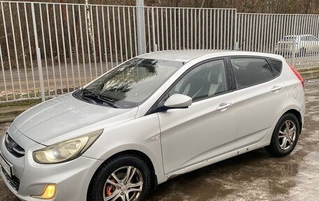 Hyundai Solaris II рестайлинг, 2011 год, 560 000 рублей, 7 фотография